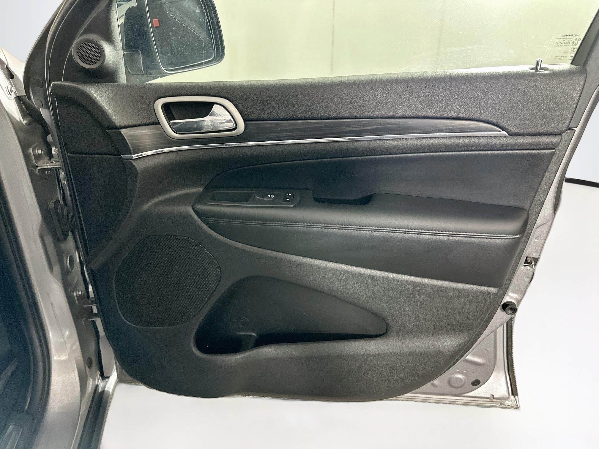 Used 2019 Jeep Grand Cherokee Limited RWD image 32