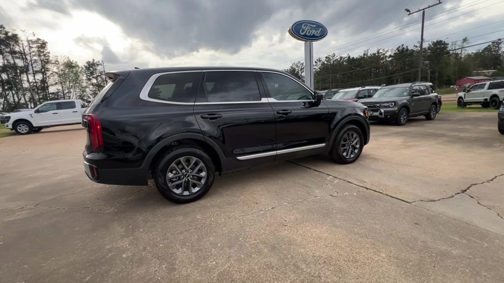Used 2024 Kia Telluride LX image 7