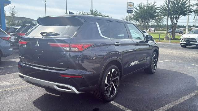Used 2022 Mitsubishi Outlander SE AWD/4WD image 7