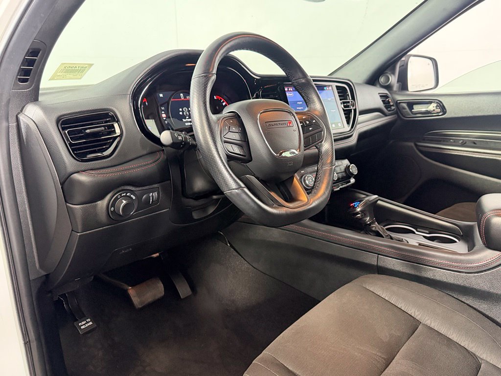 Used 2025 Dodge Durango GT w/ Blacktop Package RWD image 17