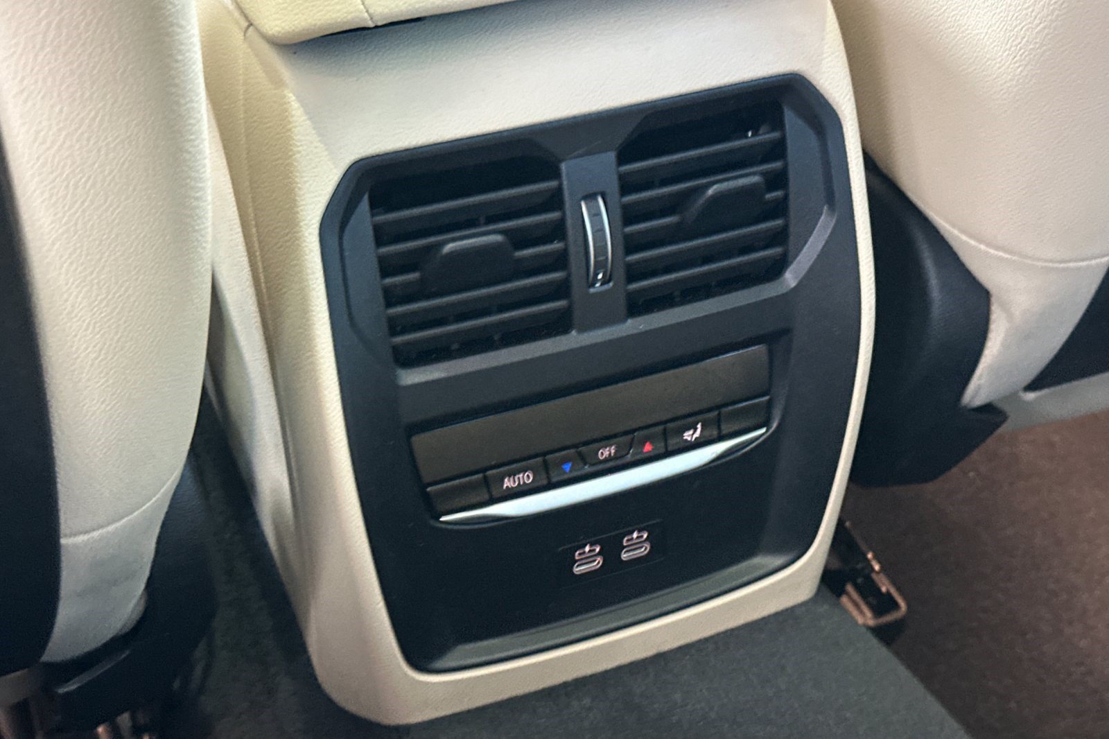 Used 2024 BMW i4 eDrive35 w/ Convenience Package RWD image 16