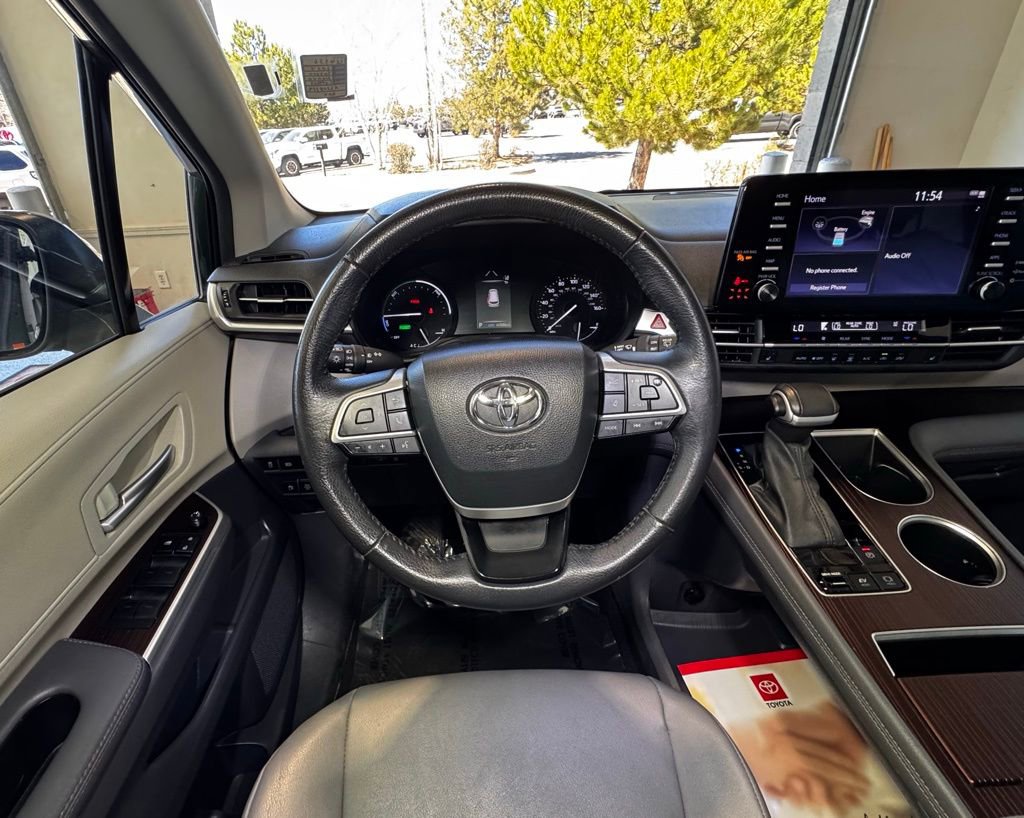 Used 2024 Toyota Sienna XLE image 15