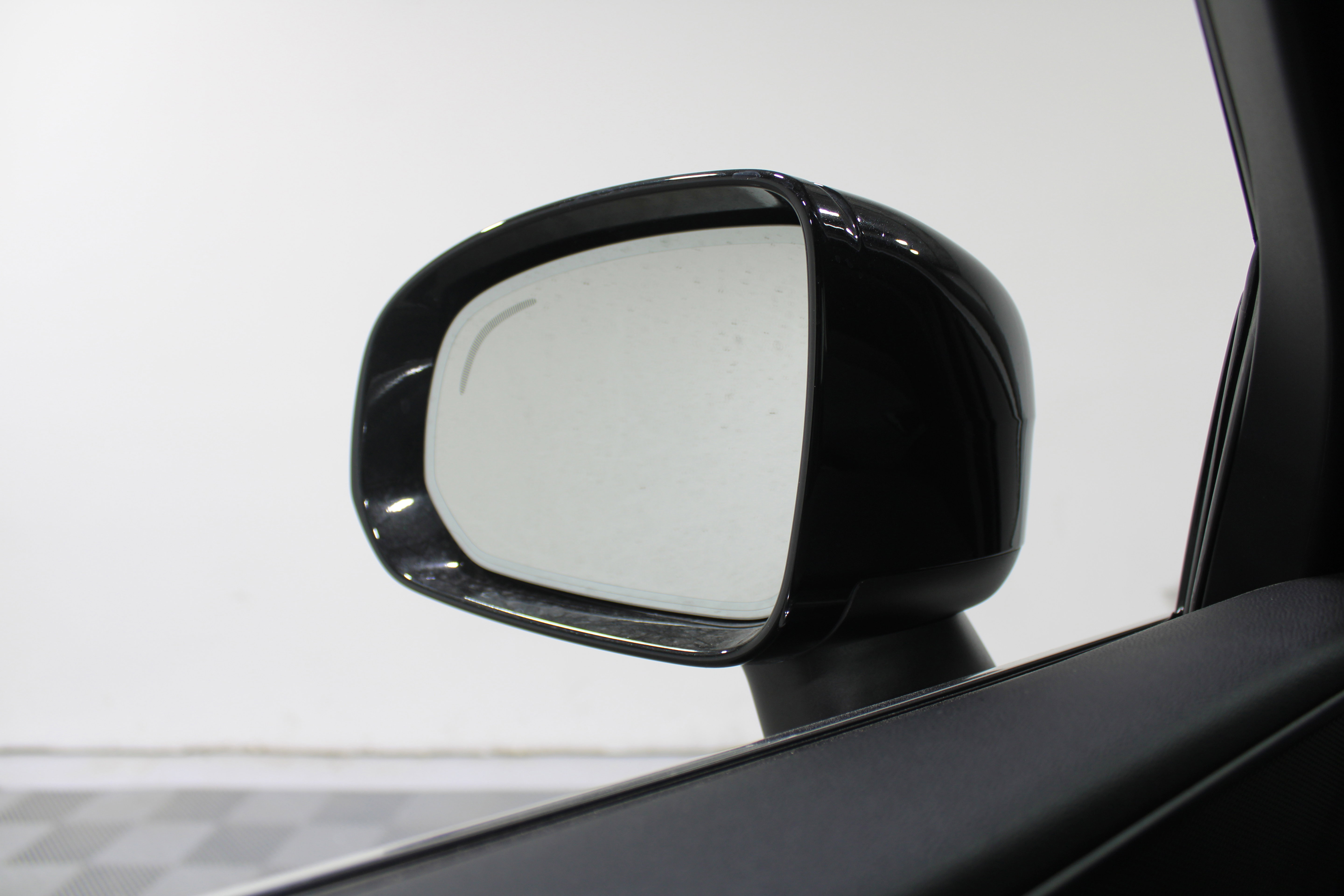 Used 2022 Volvo XC60 B5 Momentum AWD/4WD image 16