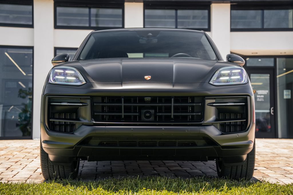 Used 2024 Porsche Cayenne S AWD/4WD image 8