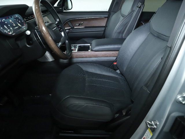 Used 2023 Land Rover Range Rover SE image 16