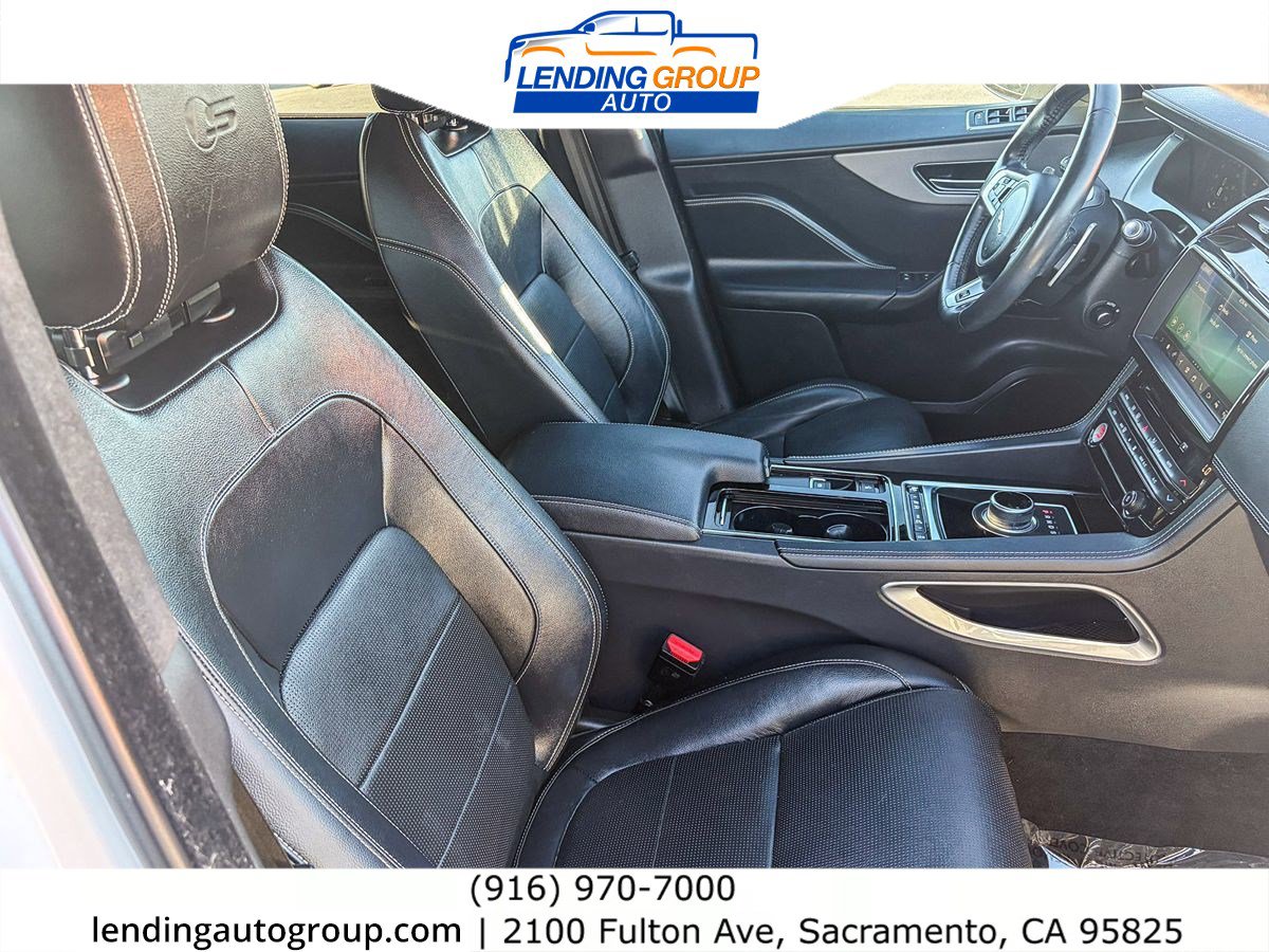 Used 2020 Jaguar F-PACE S image 15