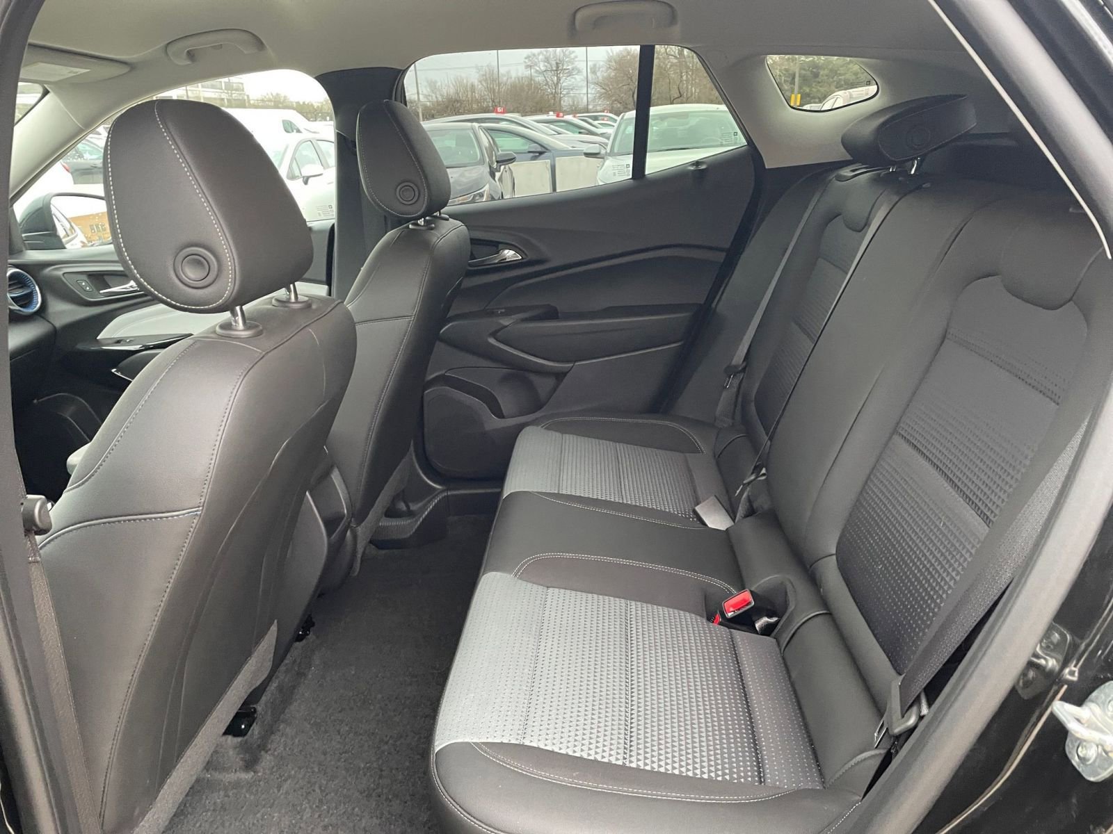 Used 2025 Chevrolet Trax LT image 24