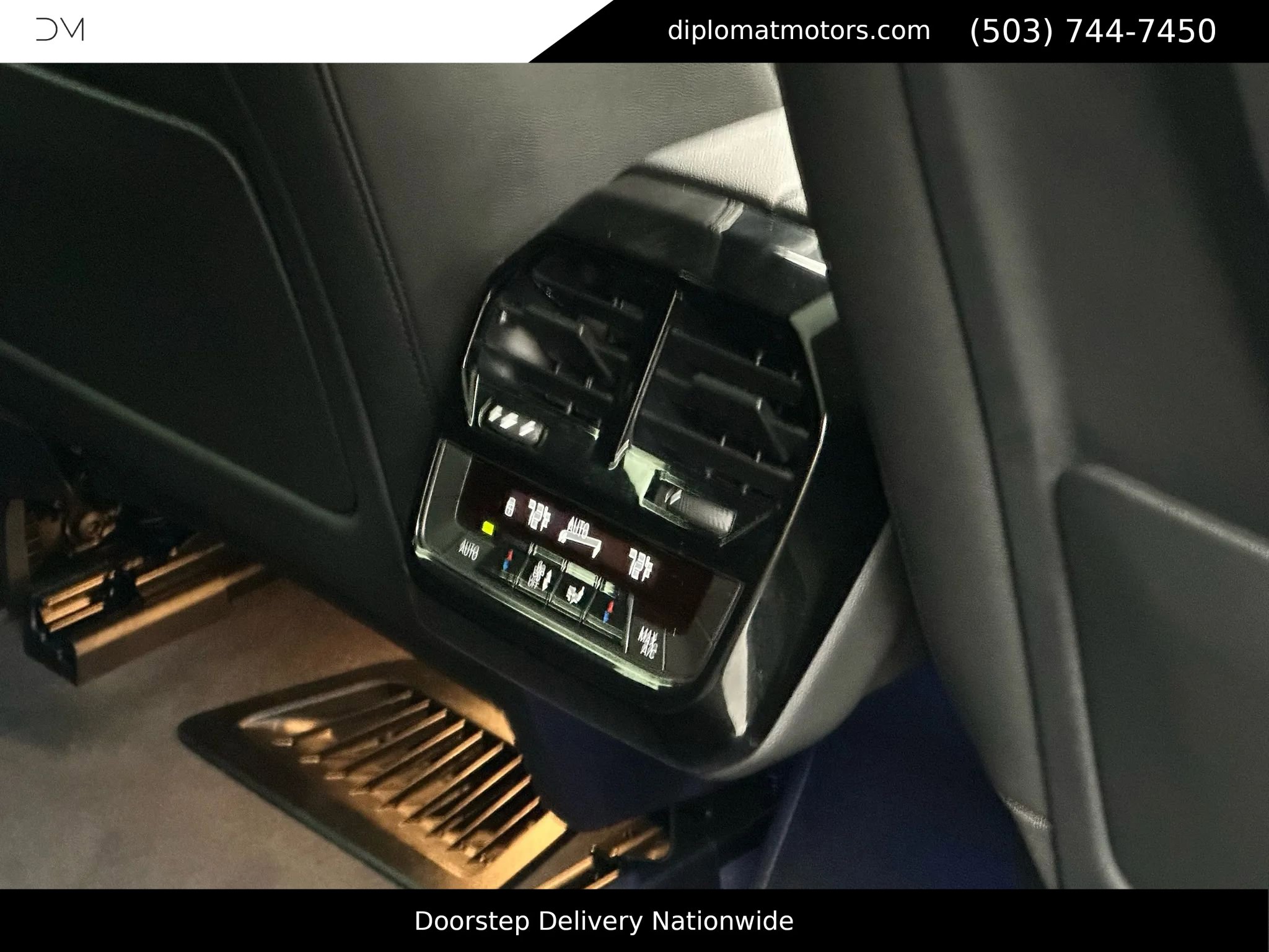 Used 2025 BMW iX xDrive50 w/ Premium Package image 21