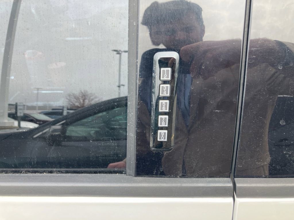 Used 2015 Ford F150 Lariat w/ Equipment Group 502A Luxury image 8