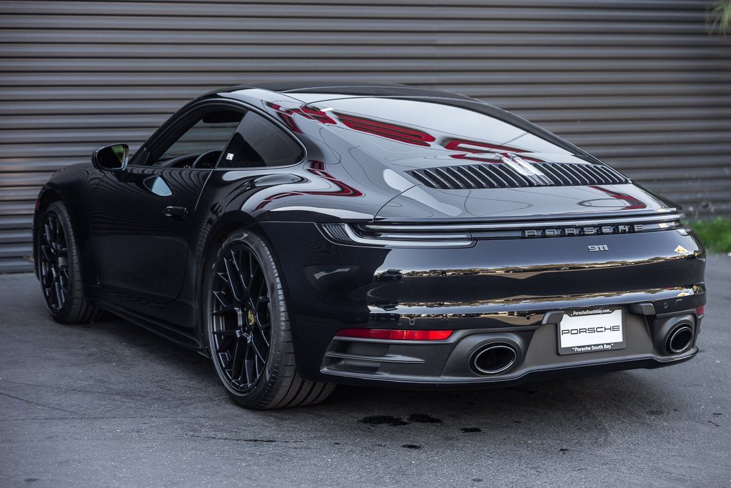 Certified 2022 Porsche 911 Carrera 4S image 3