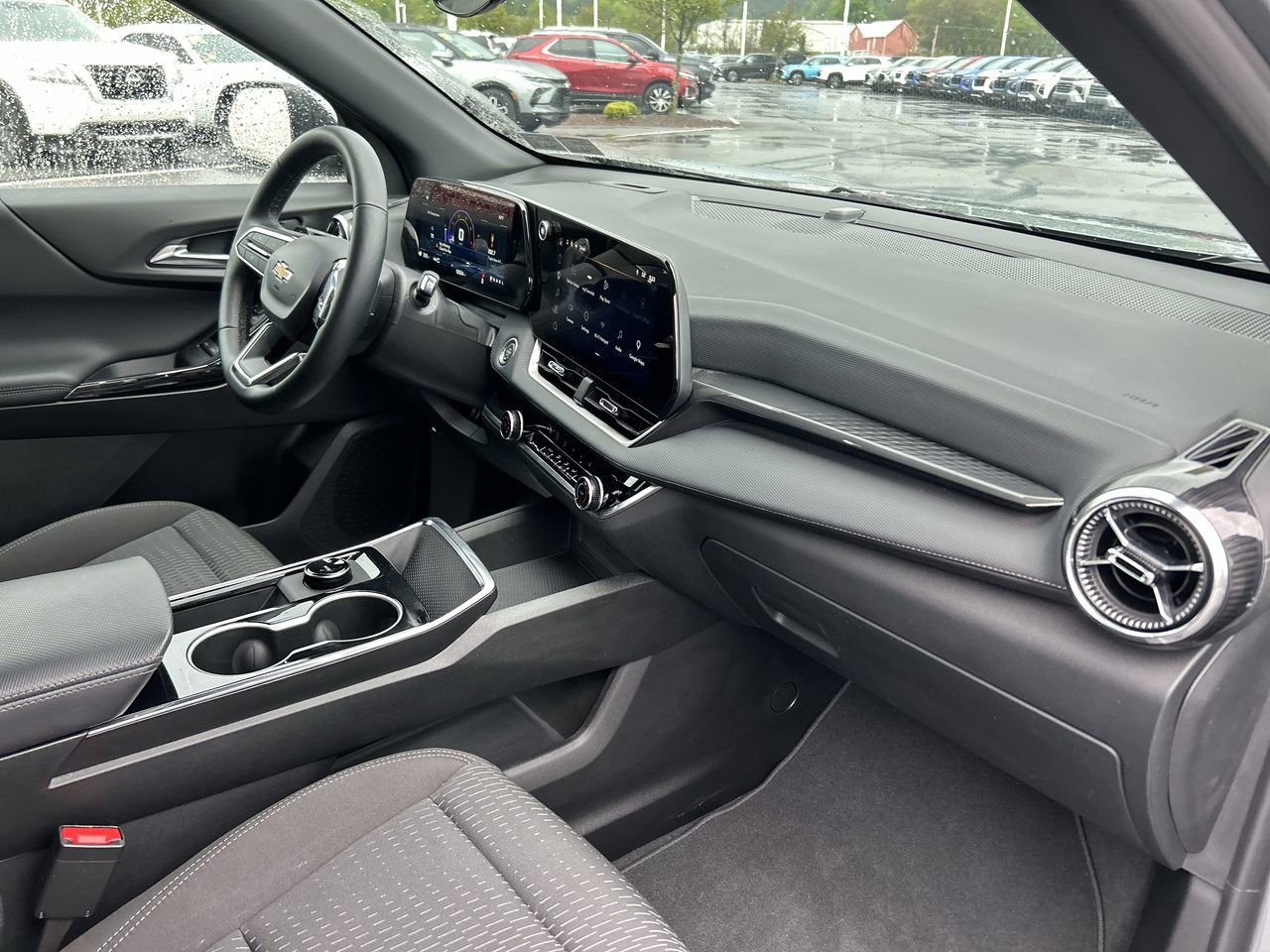 Used 2026 Chevrolet Equinox LT AWD/4WD image 14