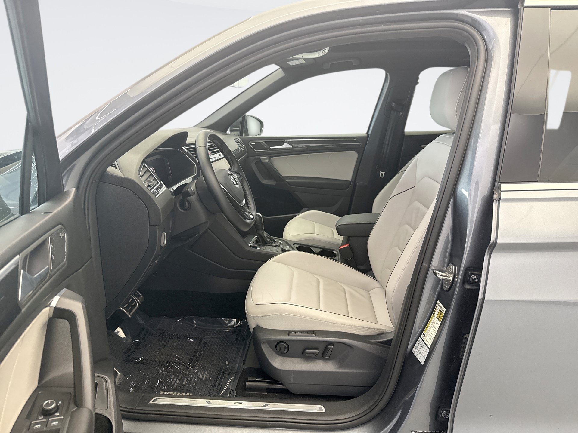 Used 2021 Volkswagen Tiguan SEL Premium R-Line AWD/4WD image 10