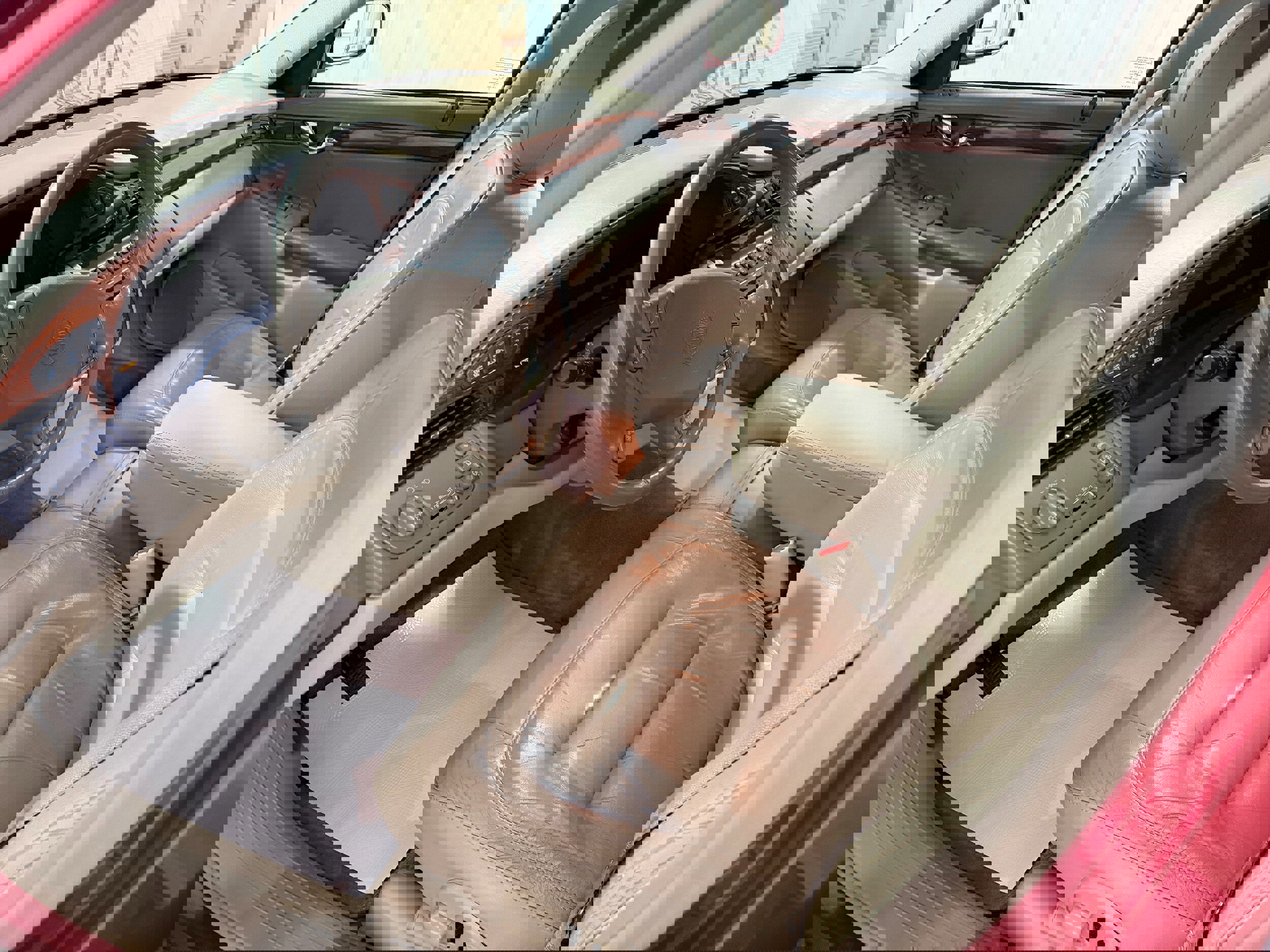 Used 2001 Cadillac De Ville w/ Comfort/Convenience Pkg image 8