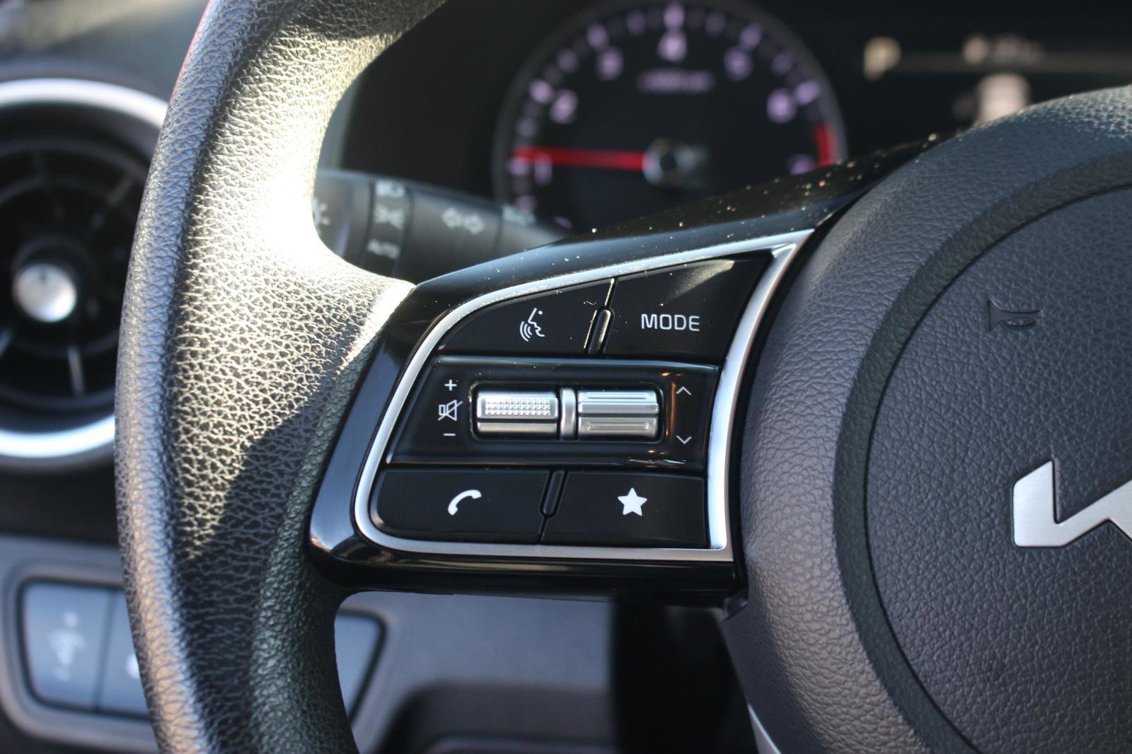 Used 2023 Kia Forte LXS w/ LXS Technology Package image 17