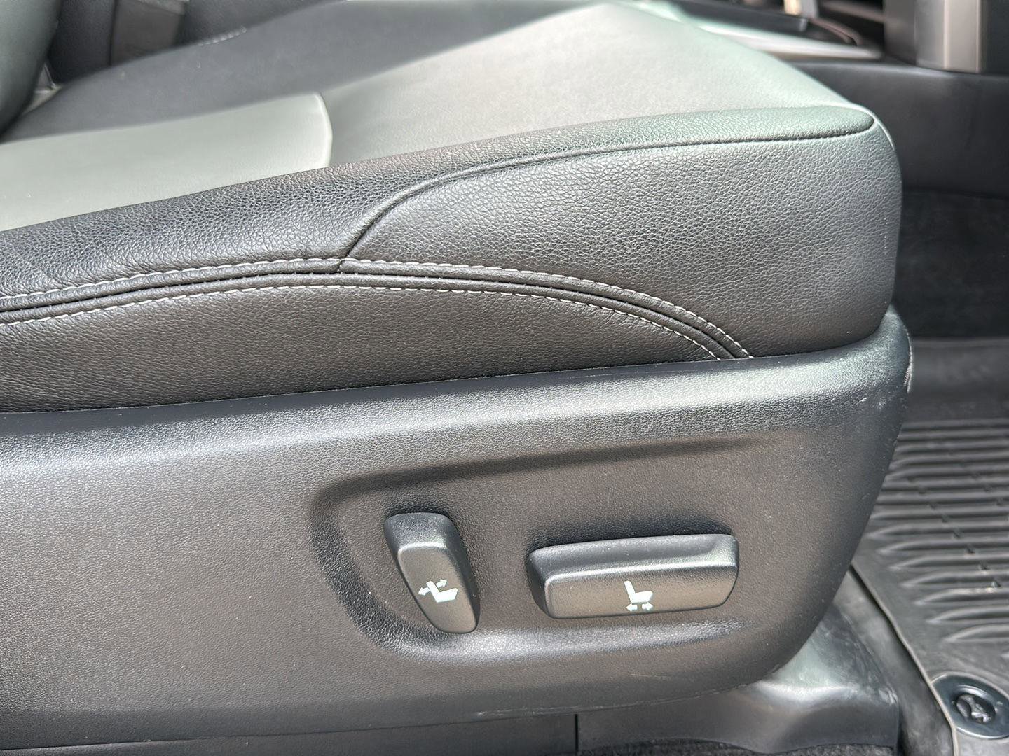 Used 2023 Toyota 4Runner SR5 Premium w/ Moonroof Package image 23