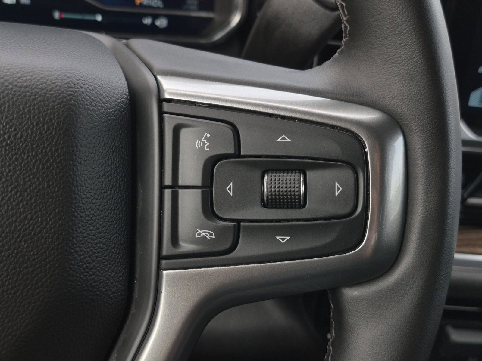 Used 2025 Chevrolet Silverado 3500 LT w/ Safety Package AWD/4WD image 28