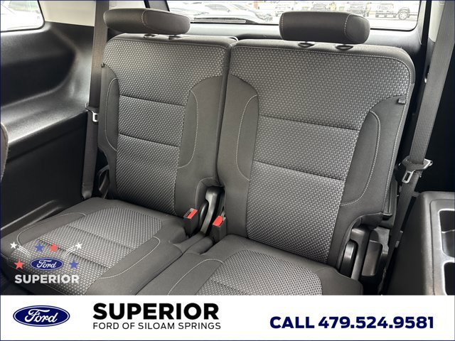 Used 2023 GMC Acadia SLE w/ Driver Convenience Package FWD image 8
