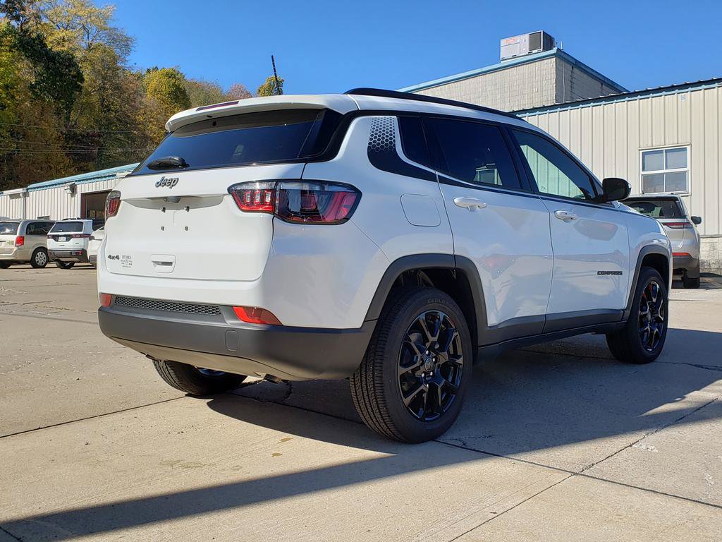 New 2026 Jeep Compass Latitude AWD/4WD image 3