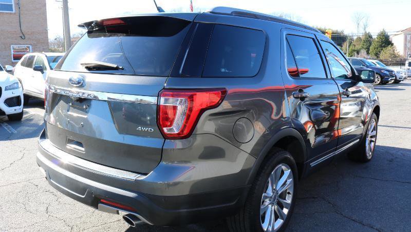 Used 2018 Ford Explorer XLT w/ Equipment Group 202A AWD/4WD image 8