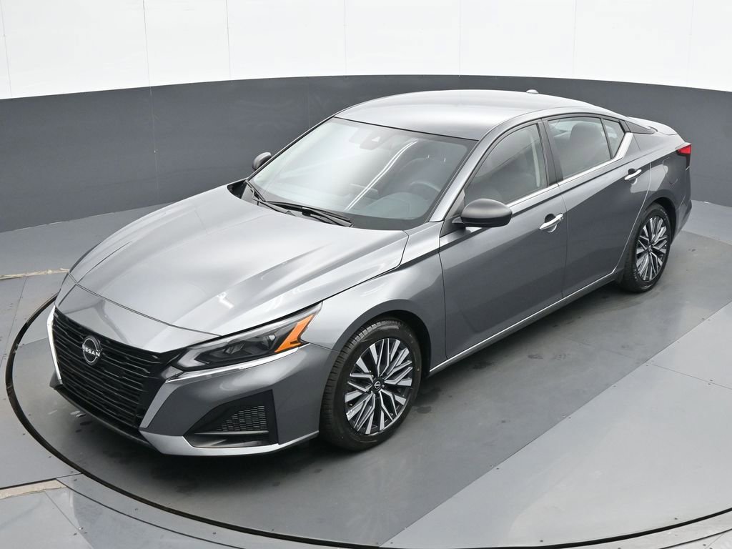 Used 2024 Nissan Altima 2.5 SV image 17