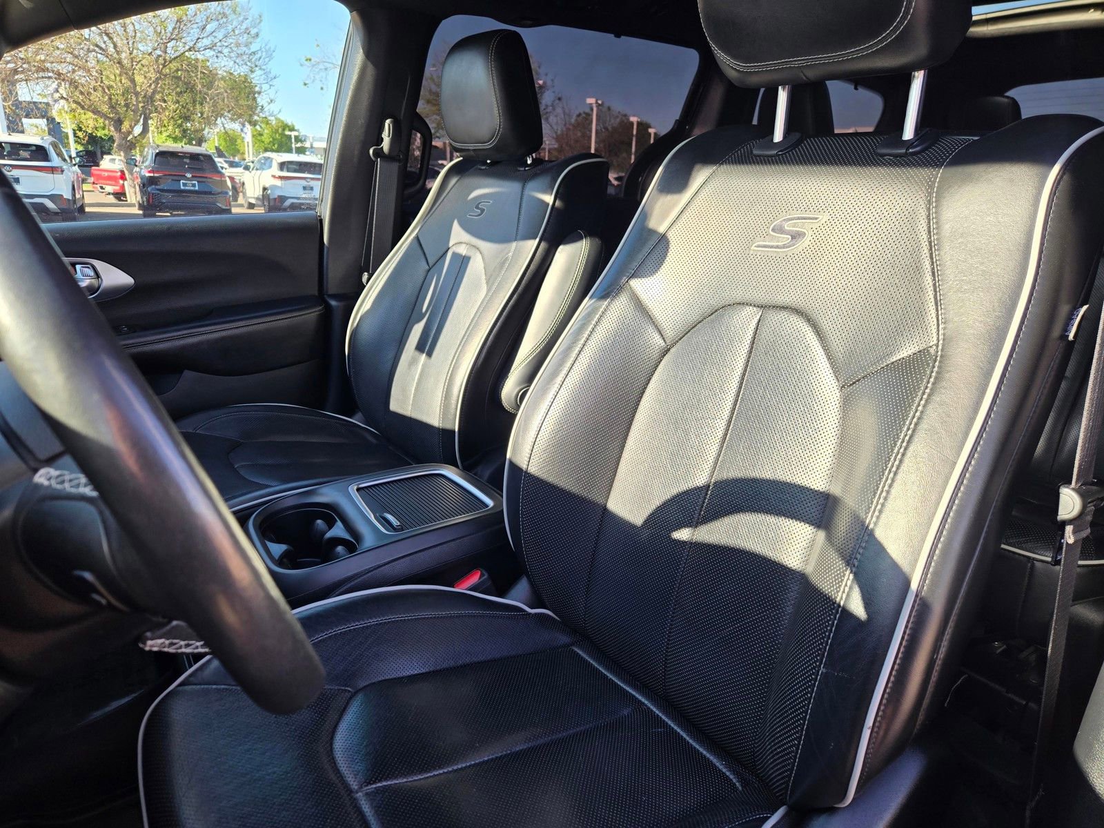 Used 2020 Chrysler Pacifica Limited w/ Advanced Safetytec Group image 15