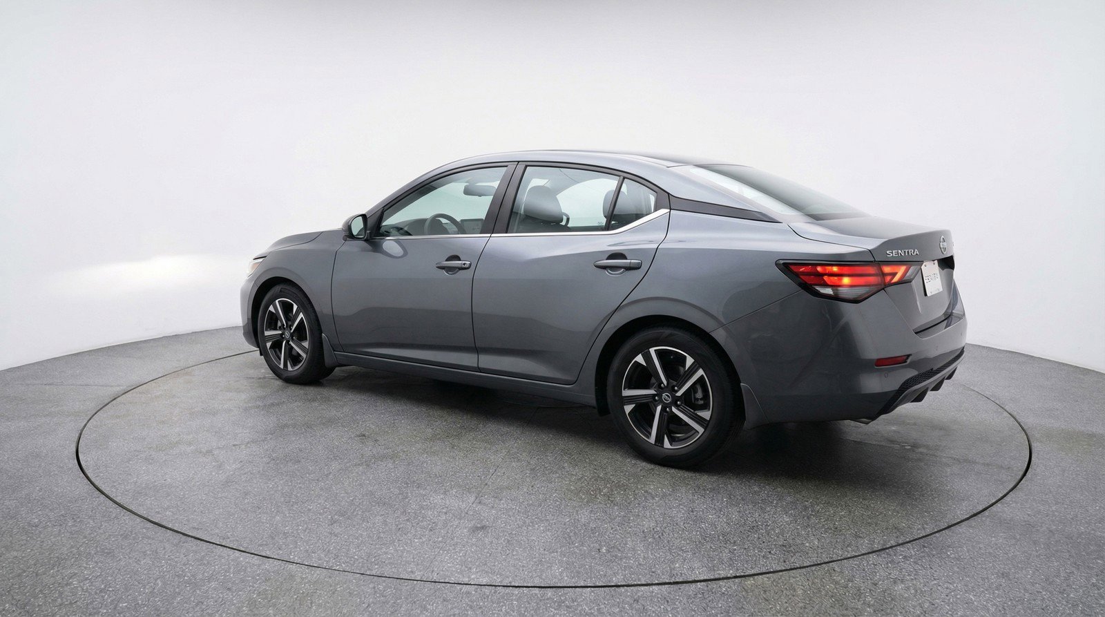 Used 2025 Nissan Sentra SV image 6