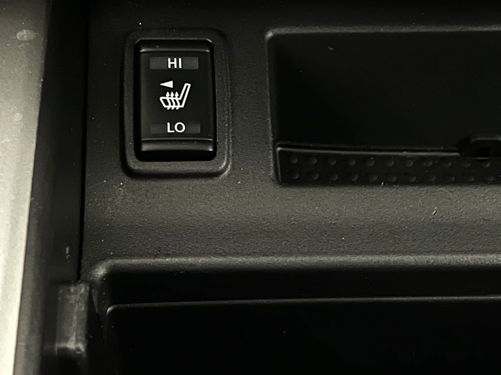 Used 2024 Nissan Titan SV w/ SV Convenience Package image 19