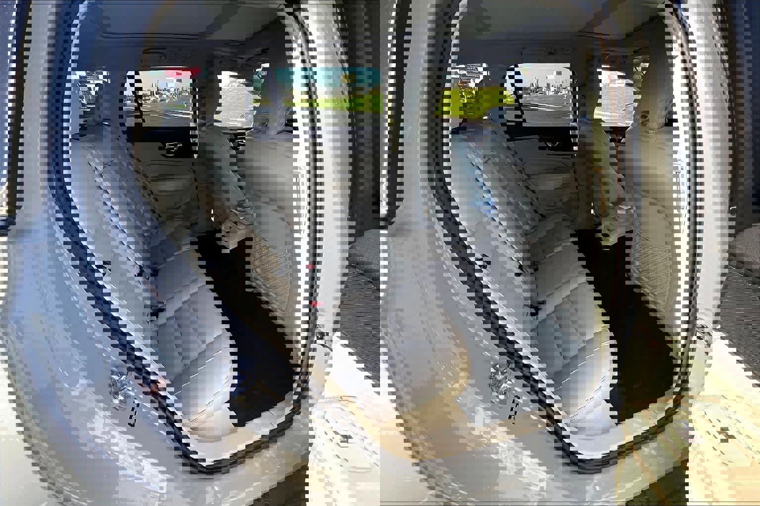 Used 2024 Volvo V60 B5 Cross Country Plus image 30