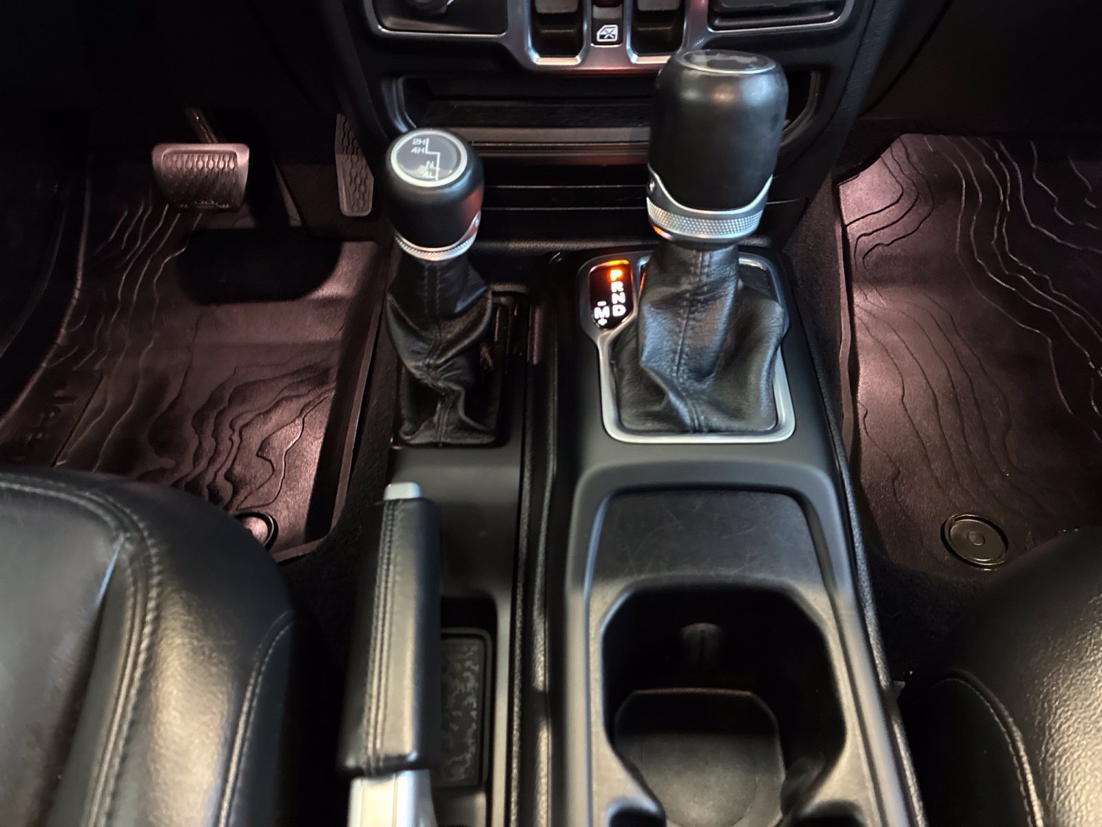 Used 2020 Jeep Wrangler Unlimited Sahara AWD/4WD image 24