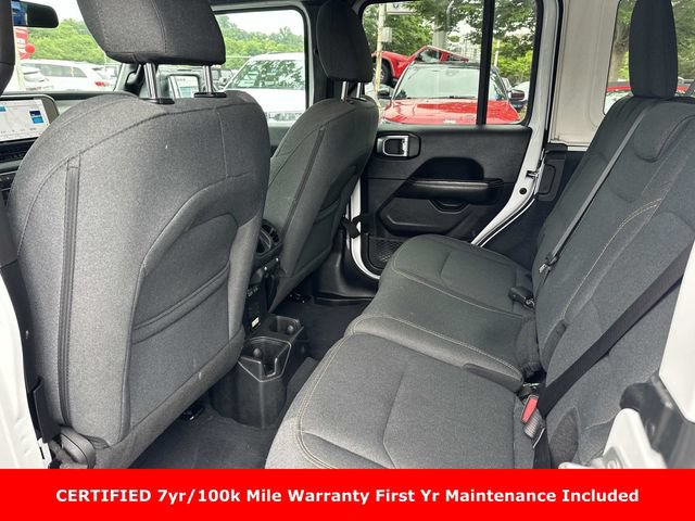 Used 2025 Jeep Wrangler Unlimited Sahara AWD/4WD image 15