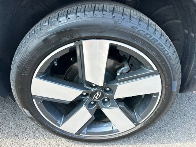 Used 2024 Hyundai Santa Fe Limited AWD/4WD image 32