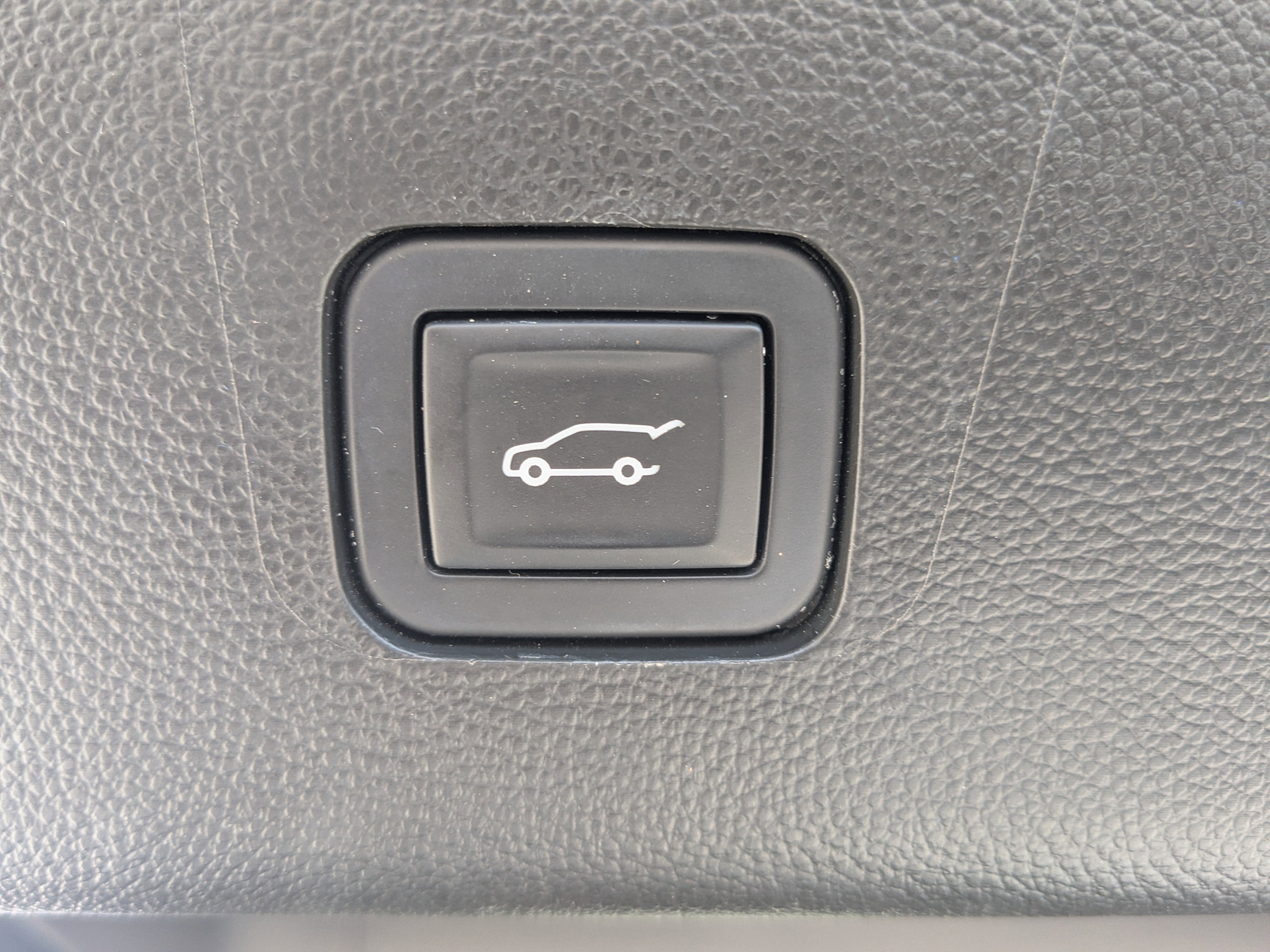 Used 2019 Chevrolet Traverse Premier w/ Driver Confidence II Package image 17