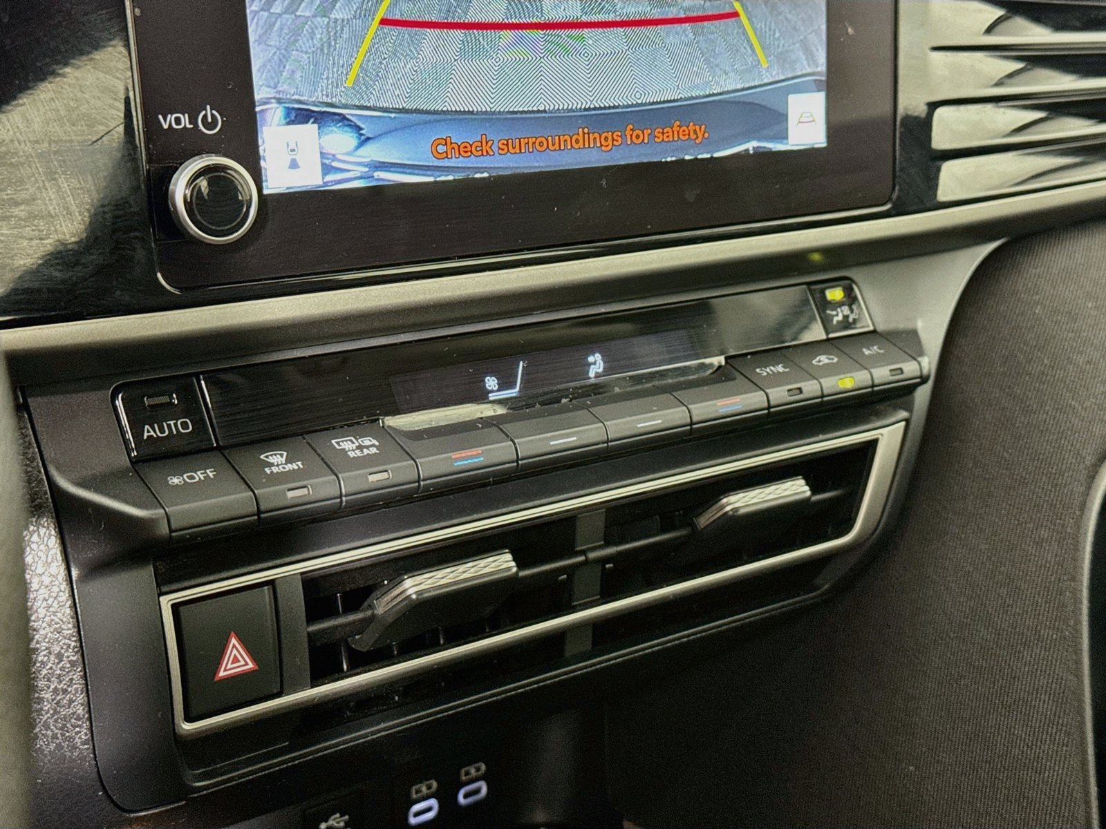 Used 2025 Toyota Camry LE FWD image 12