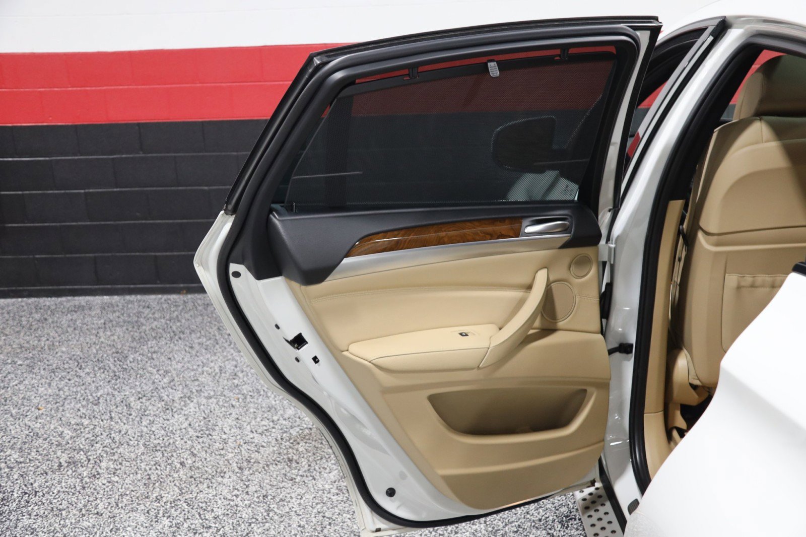 Used 2014 BMW X6 xDrive50i image 40