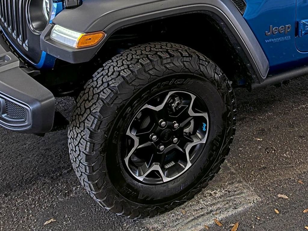 Used 2022 Jeep Wrangler Unlimited Rubicon 4xe w/ Safety Group image 18