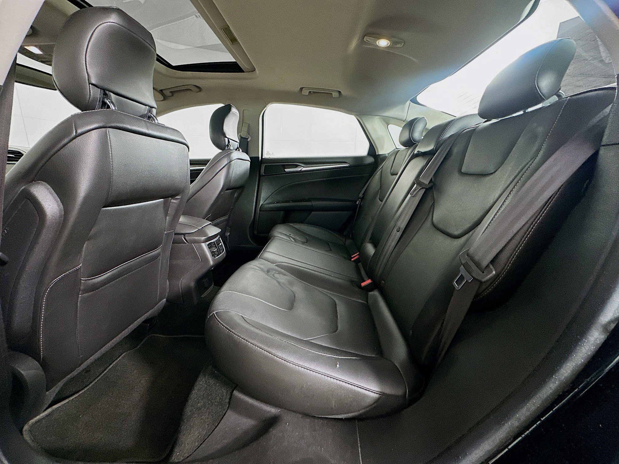 Used 2014 Ford Fusion Titanium image 27