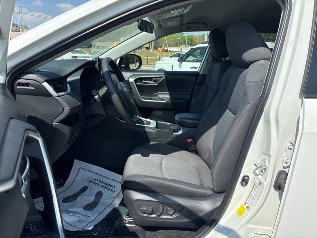 Used 2022 Toyota RAV4 XLE image 12