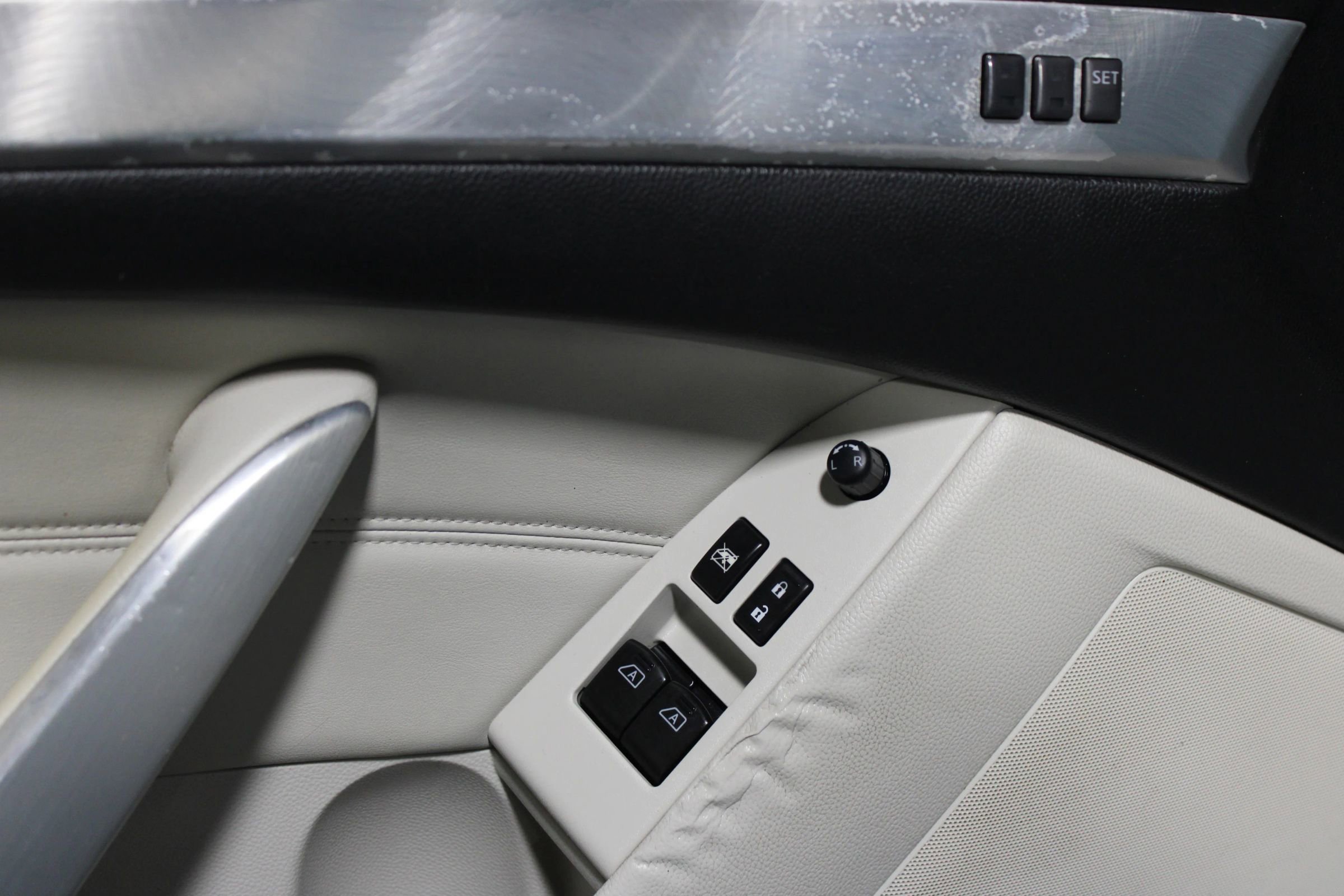 Used 2015 INFINITI Q60 Journey w/ Premium Package RWD image 10