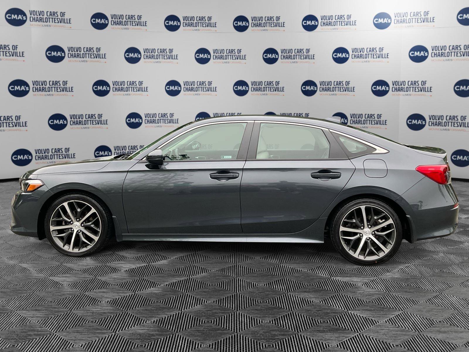 Used 2024 Honda Civic Touring image 2