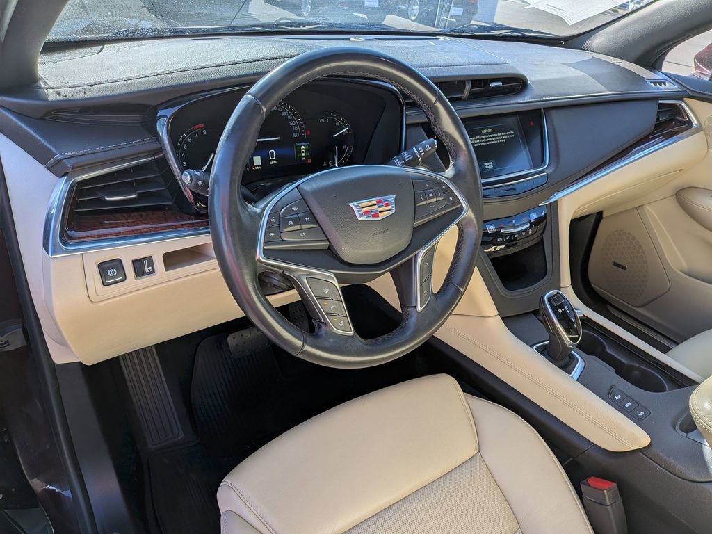 Used 2018 Cadillac XT5 Luxury w/ Driver Awareness Package AWD/4WD image 10