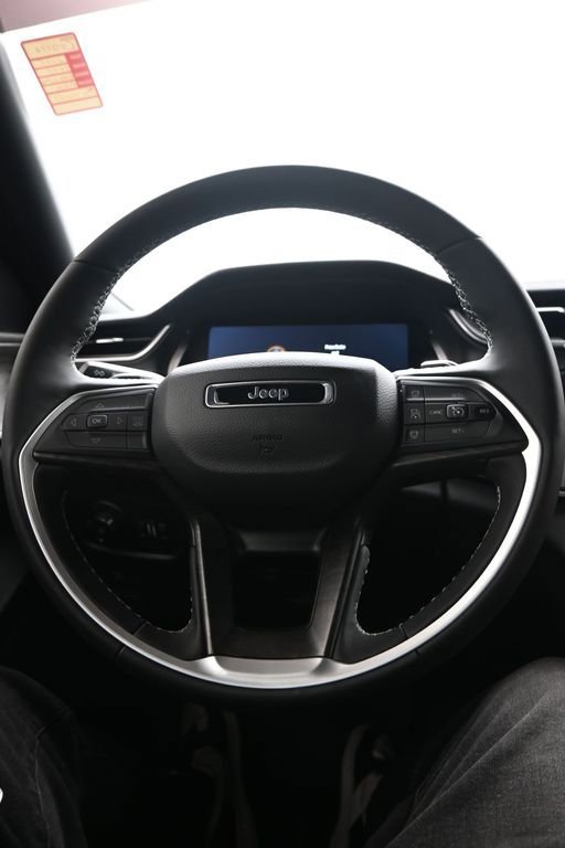 Used 2025 Jeep Grand Cherokee Limited w/ Black Appearance Package image 20