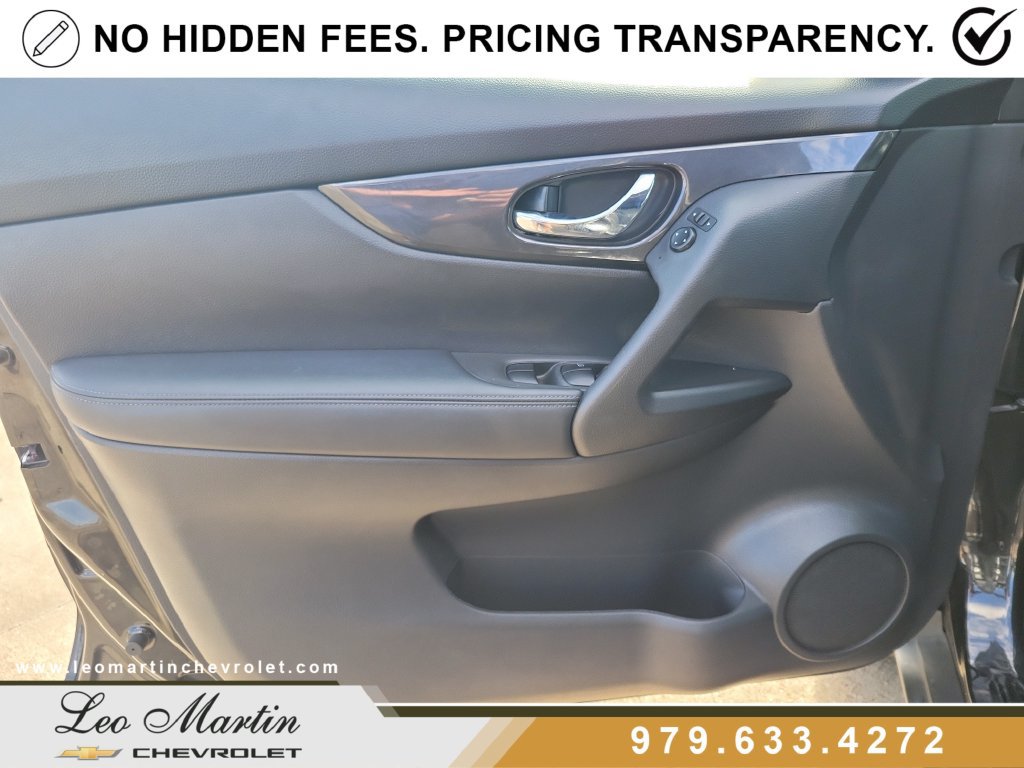 Used 2020 Nissan Rogue SV AWD/4WD image 15