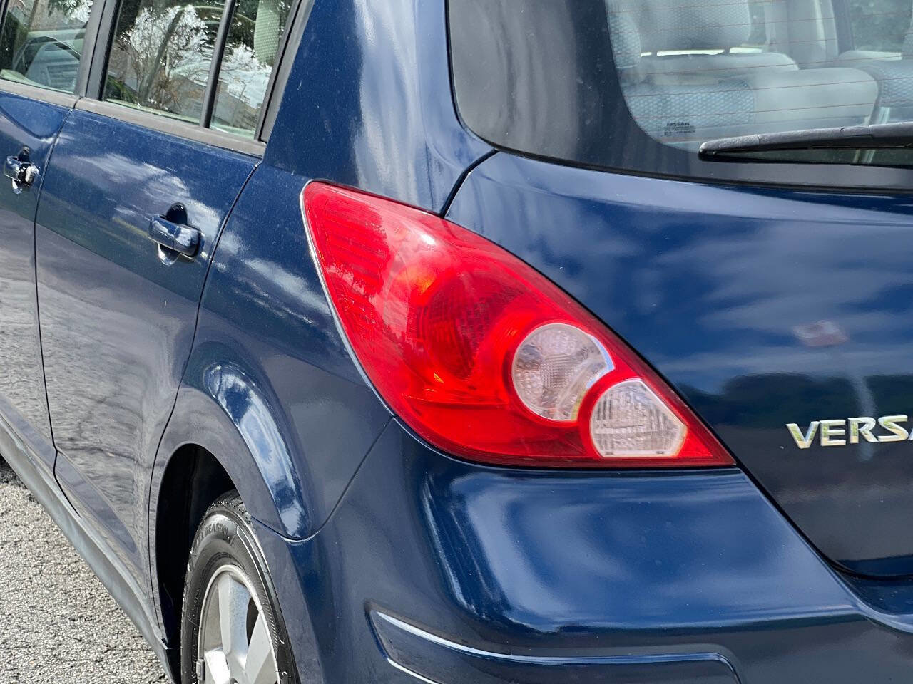 Used 2007 Nissan Versa 1.8 SL 4dr Hatchback (1.8L I4 w/ Convenience Pkg image 6