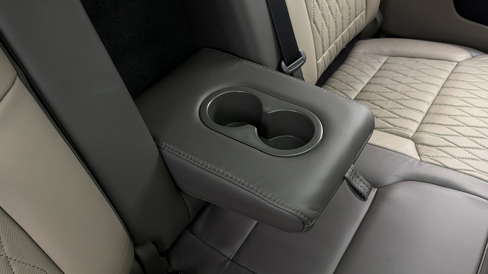 Used 2026 Ford F450 Platinum w/ Platinum Plus Package image 44