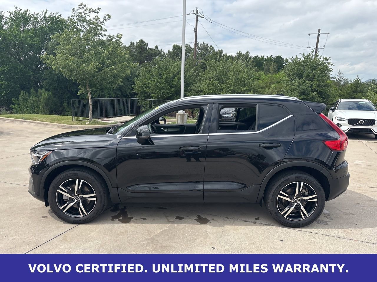 Certified 2025 Volvo XC40 B5 Core AWD/4WD image 8