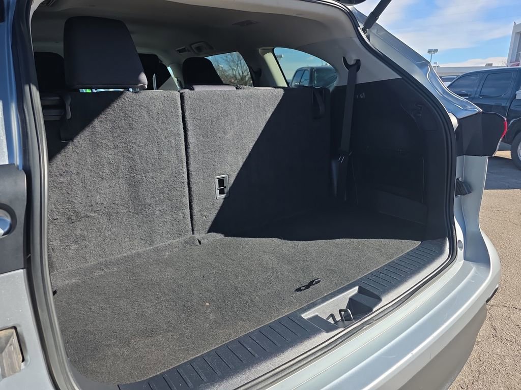 Used 2024 Toyota Highlander LE image 17