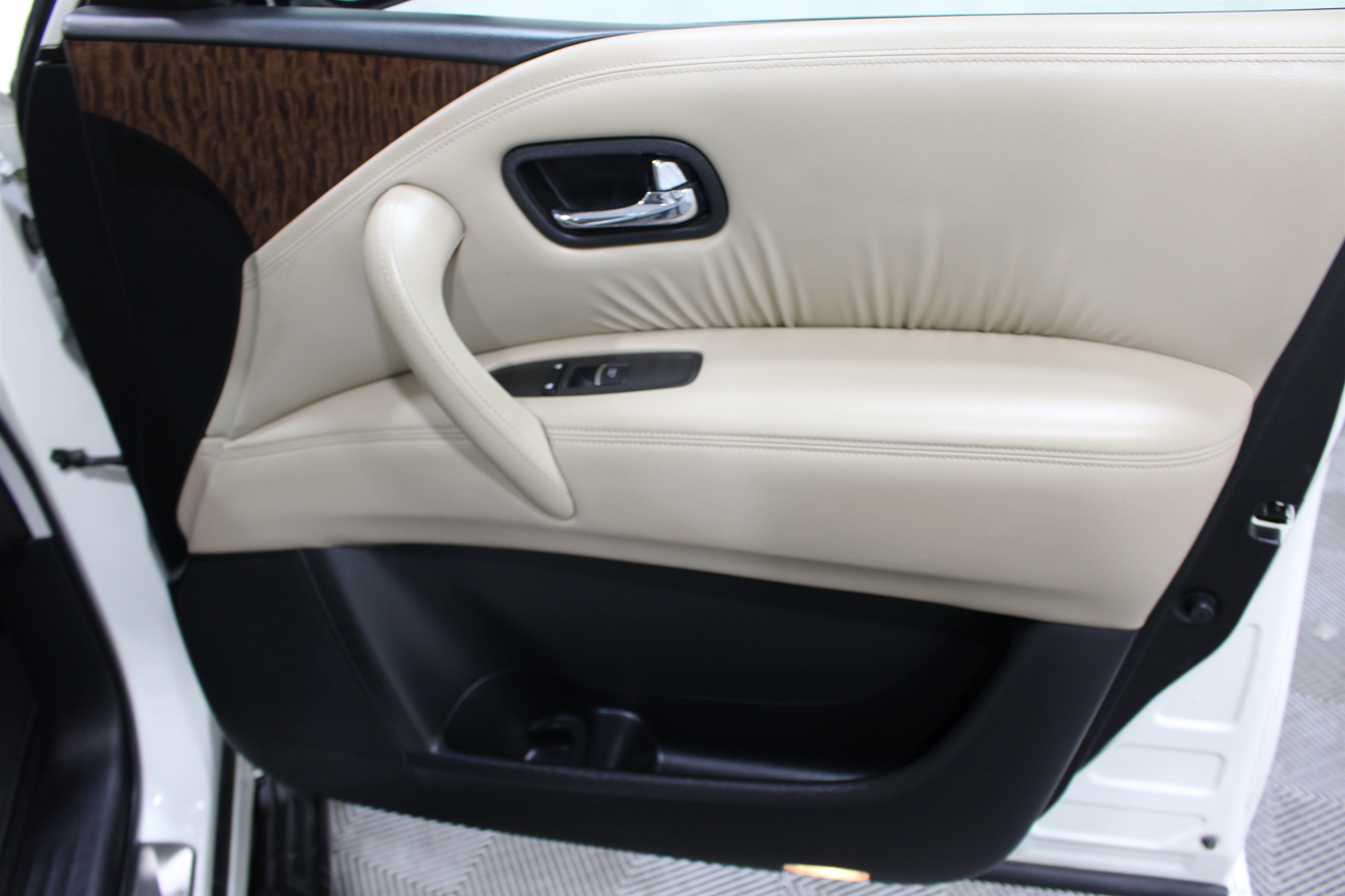 Used 2017 Nissan Armada Platinum w/ Captain Seat Package AWD/4WD image 32