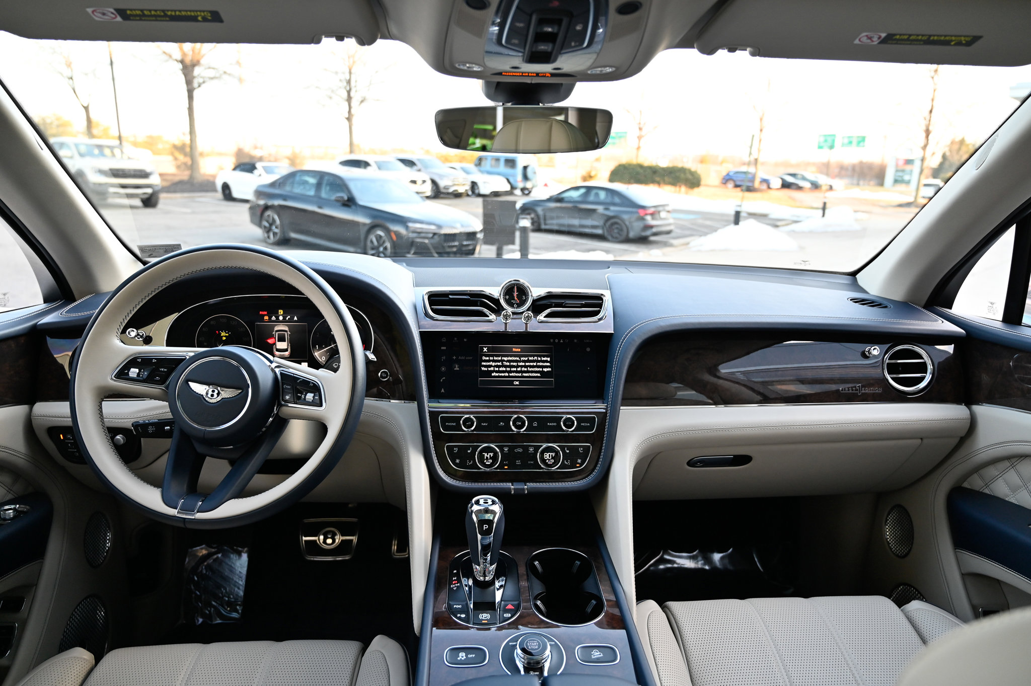 Used 2022 Bentley Bentayga image 43