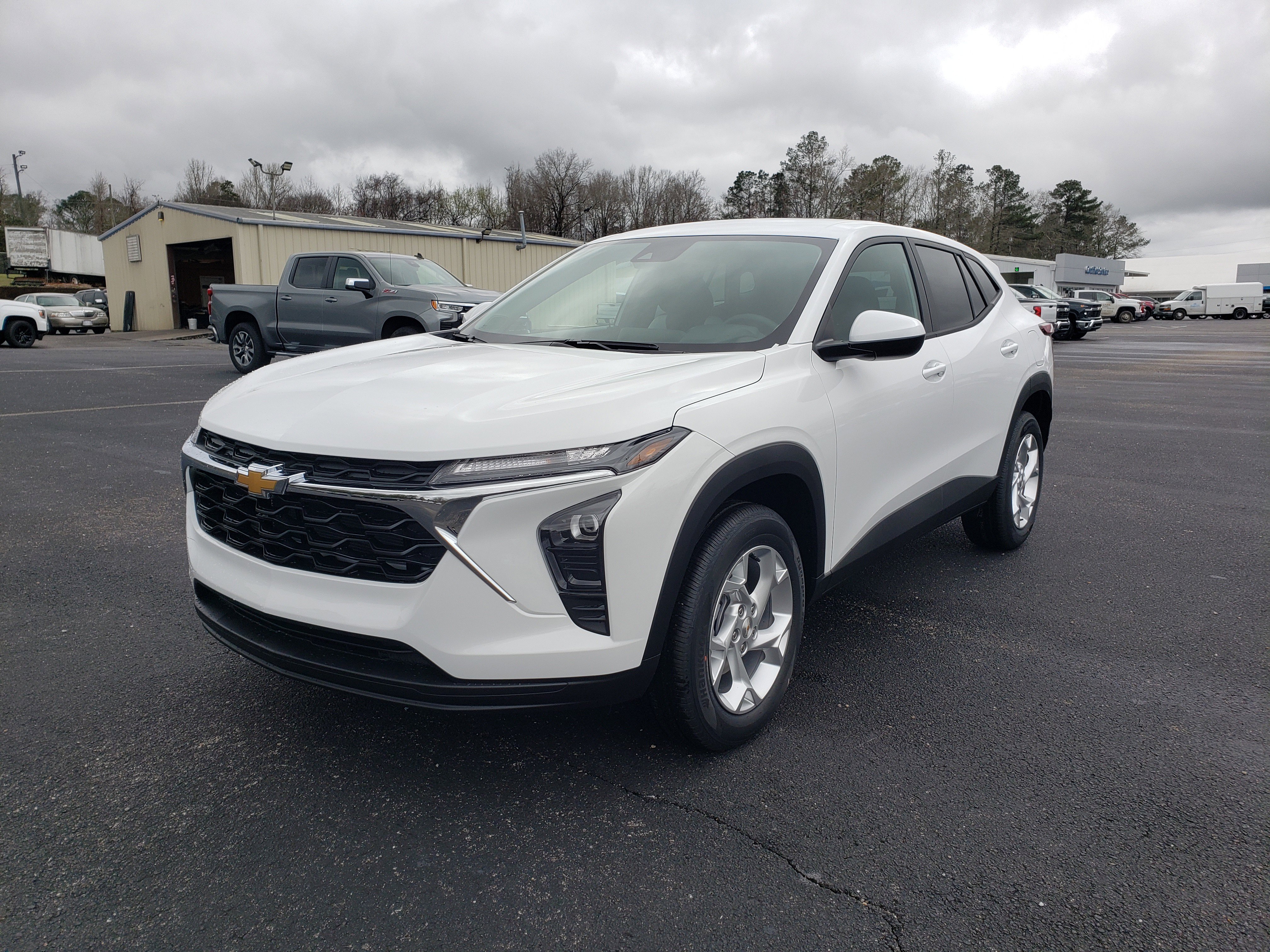 New 2026 Chevrolet Trax LS image 2