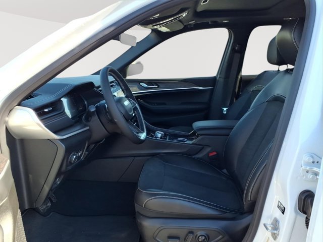 New 2026 Jeep Grand Cherokee Altitude AWD/4WD image 8